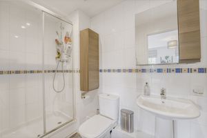 Ensuite- click for photo gallery